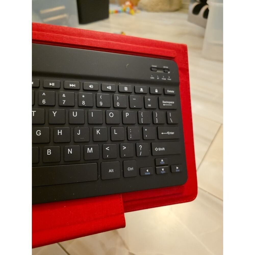 Bluetooth Tablet Keyboard Folio Case Red Model KBT13 Wireless QWERTY Slim F1 - Picture 10 of 16